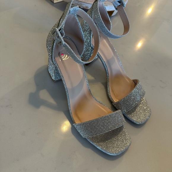 Elegant Silver Block Heel Sandals - Picture 2 of 5